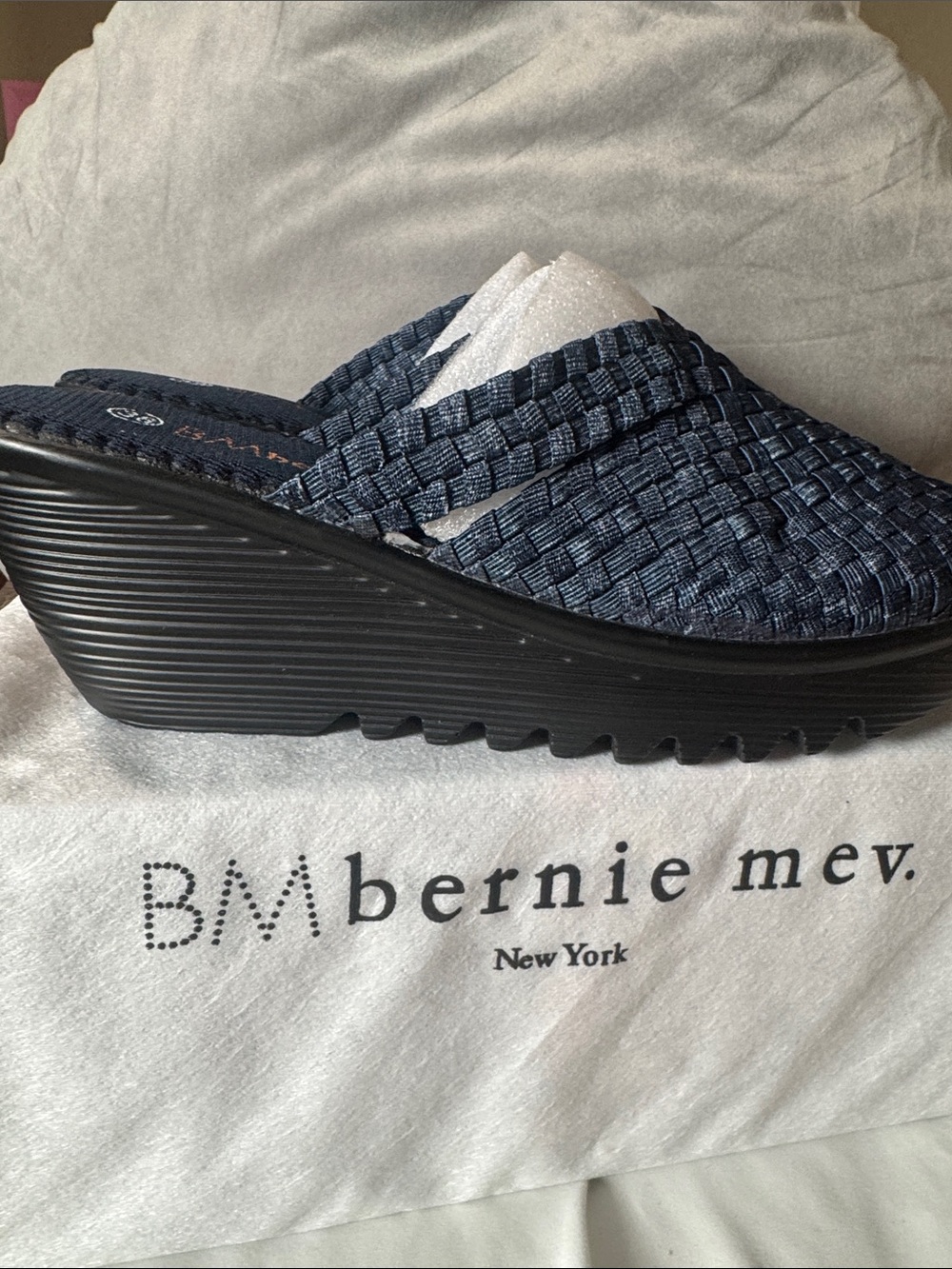 NIB BM bernie mev. Navy Woven Slide Wedge SZ EU 38
